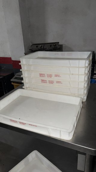 Vassoi per pasta pizza 60x40cm a 6€ ciascuno