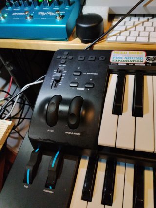 Controlador Teclado Alesis Q49