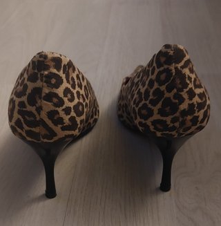 Zapatos de tacón leopardo