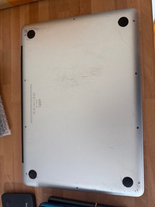 MacBook Pro 2012 i5 16GB RAM maxOS catalina.