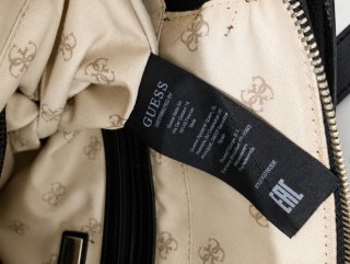 Bolso Guess Negro Detalles Dorados