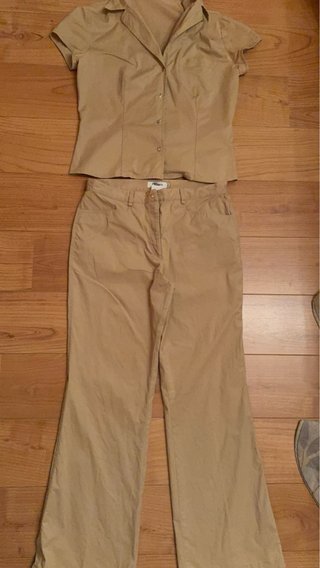 Conjunto pantalón y camisa beige