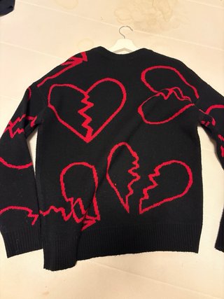 Felpa BERSHKA nera e rossa
