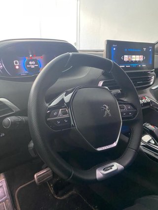 Peugeot 5008 2021