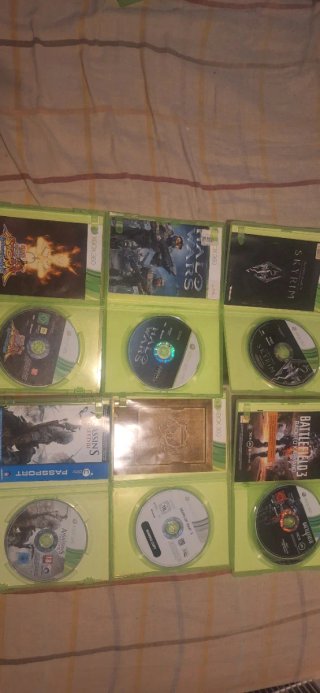 Lote 7 giochi XBOX 360: Assassin's Creed e altro