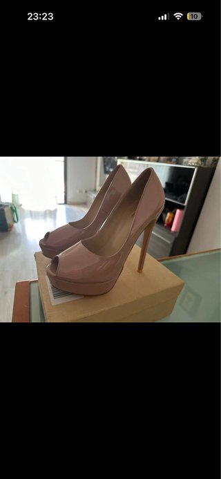 Zapatos de tacón rosa peep toe