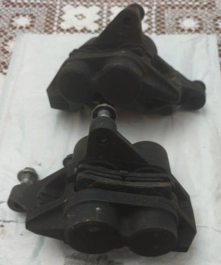 2 Pinzas Freno Delanteras de 4 pistones Yamaha FZ1