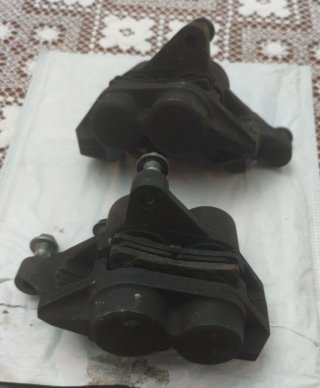 2 Pinzas Freno Delanteras de 4 pistones Yamaha FZ1