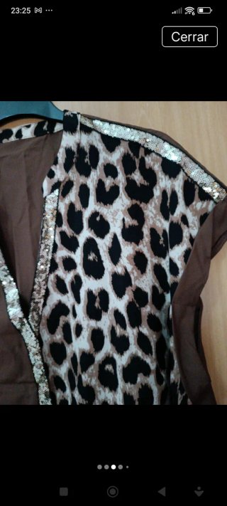 Blusa marrón con estampado leopardo y brillos