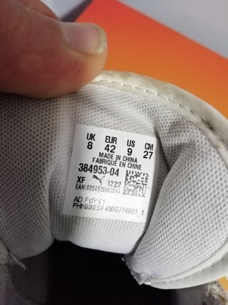 Zapatillas Puma Blancas y Negras