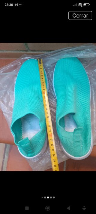 Zapatillas deportivas color turquesa
