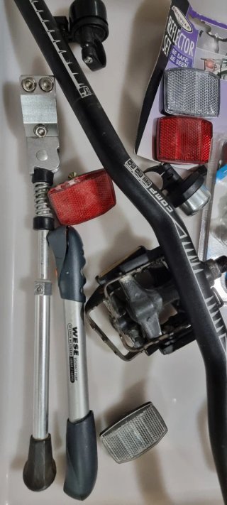 Accesorios Bicicleta: Timbre, Luces, Pedales