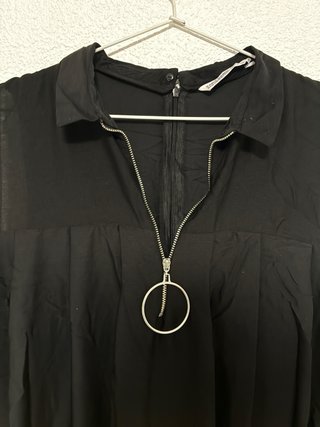 Vestido negro Zara sin mangas con cremallera