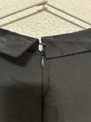 Vestido negro Zara sin mangas con cremallera