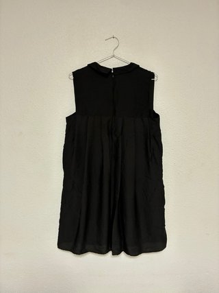 Vestido negro Zara sin mangas con cremallera