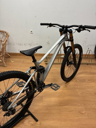 Bicicleta de descenso Mondraker Summum