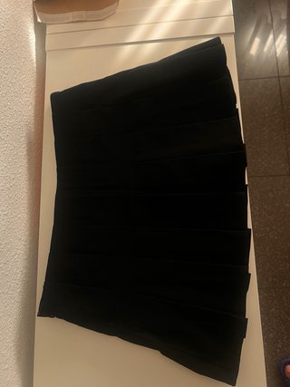 Falda pantalón tablas negra extraneda una vez