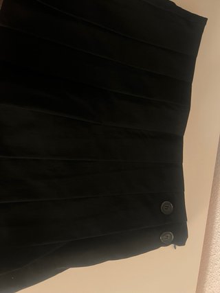 Falda pantalón tablas negra extraneda una vez