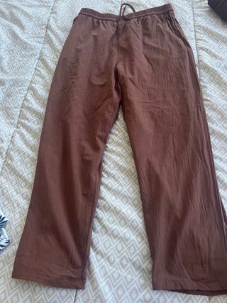 Pantalón marrón sin estrenar