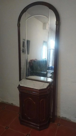 Mueble de entrada con espejo