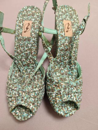 Zapatos de tacón Stradivarius talla 39