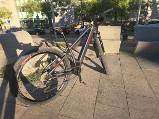 Bicicleta BH ATOM Gris