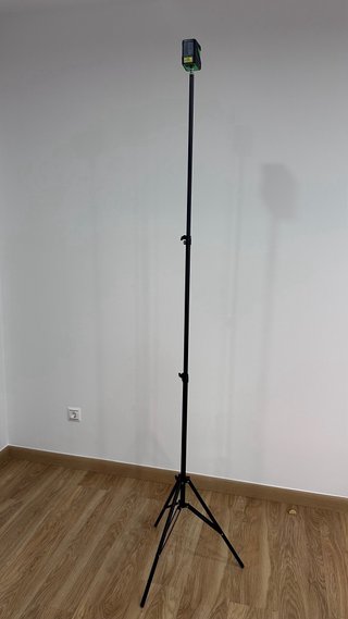 Nivel láser autonivelante + tripode 2'10 metros