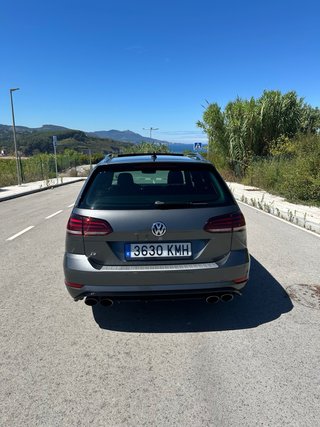 Volskwagen Golf R Variant 7.5