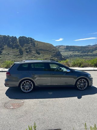 Volskwagen Golf R Variant 7.5