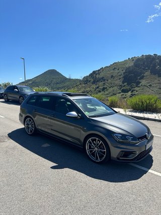 Volskwagen Golf R Variant 7.5