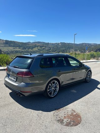 Volskwagen Golf R Variant 7.5