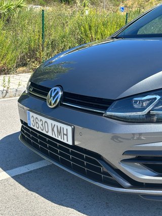 Volskwagen Golf R Variant 7.5