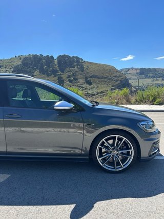 Volskwagen Golf R Variant 7.5