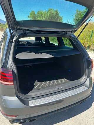 Volskwagen Golf R Variant 7.5