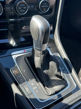 Volskwagen Golf R Variant 7.5