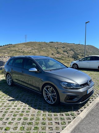 Volskwagen Golf R Variant 7.5
