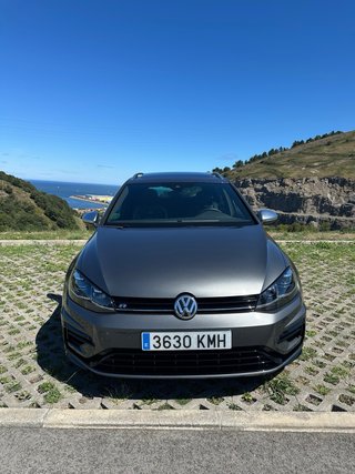 Volskwagen Golf R Variant 7.5