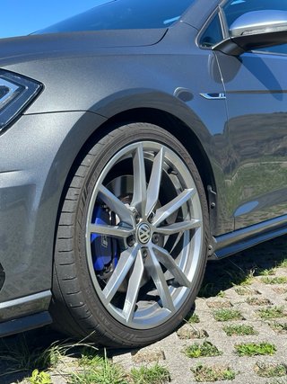 Volskwagen Golf R Variant 7.5