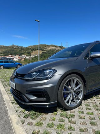 Volskwagen Golf R Variant 7.5