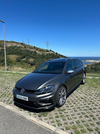 Volskwagen Golf R Variant 7.5