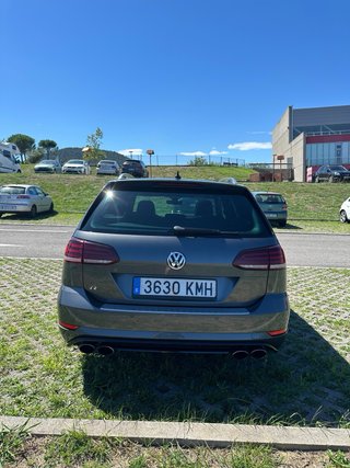Volskwagen Golf R Variant 7.5