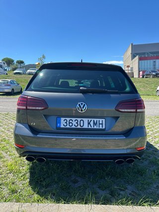 Volskwagen Golf R Variant 7.5