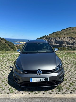 Volskwagen Golf R Variant 7.5