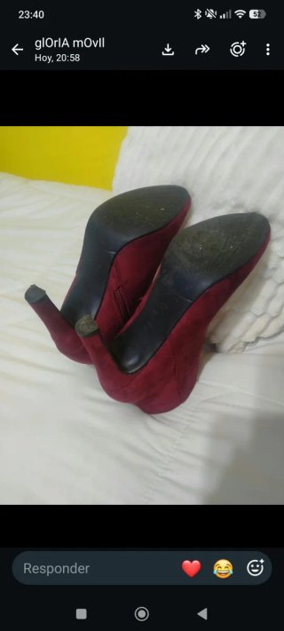 Botines rojos de tacón