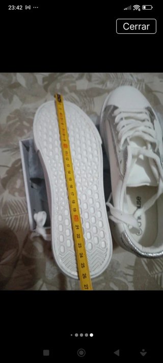 Zapatillas Chicmuse Blancas y Plateadas Talla 40