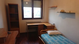Habitación completa, ideal piso de estudiantes