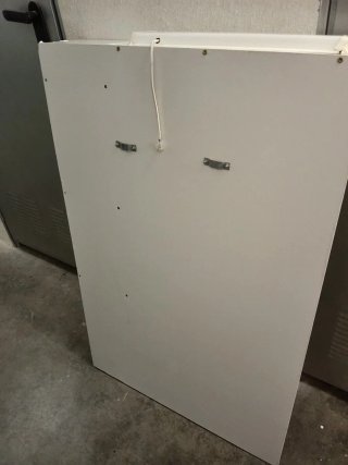 Mueble de baño con espejo y luz