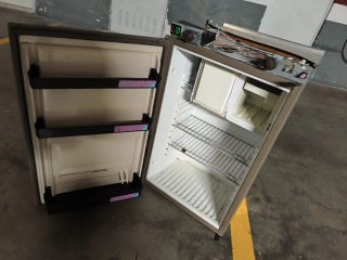 Nevera trivalente Electrolux RM2280