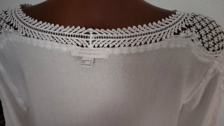 Blusa blanca con encaje