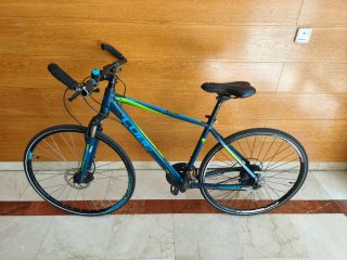 Bicicleta Híbrida CUBE Curve Talla M